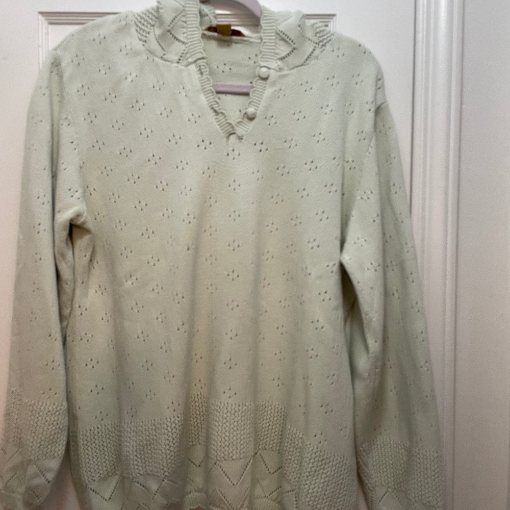 Gently worn April Cornell Light Green 100% cotton hooded sweater size L